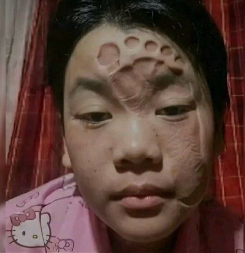 不过真的有人能踹出这种印记吗？​​​