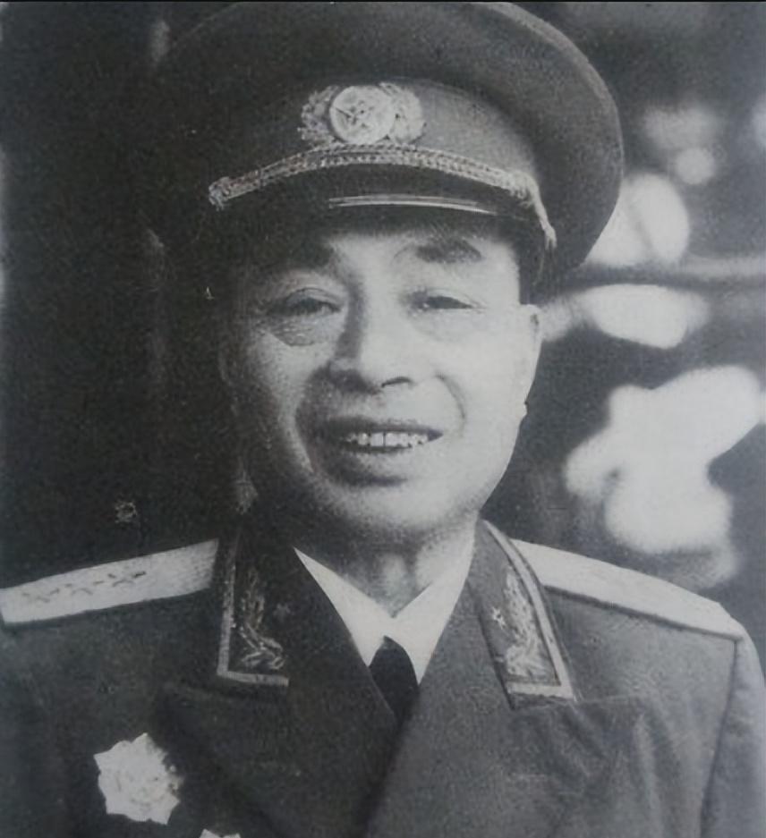 一九五四年青岛，一位农妇坚持要见开国上将，自称是他失散二十五年的结发妻子192