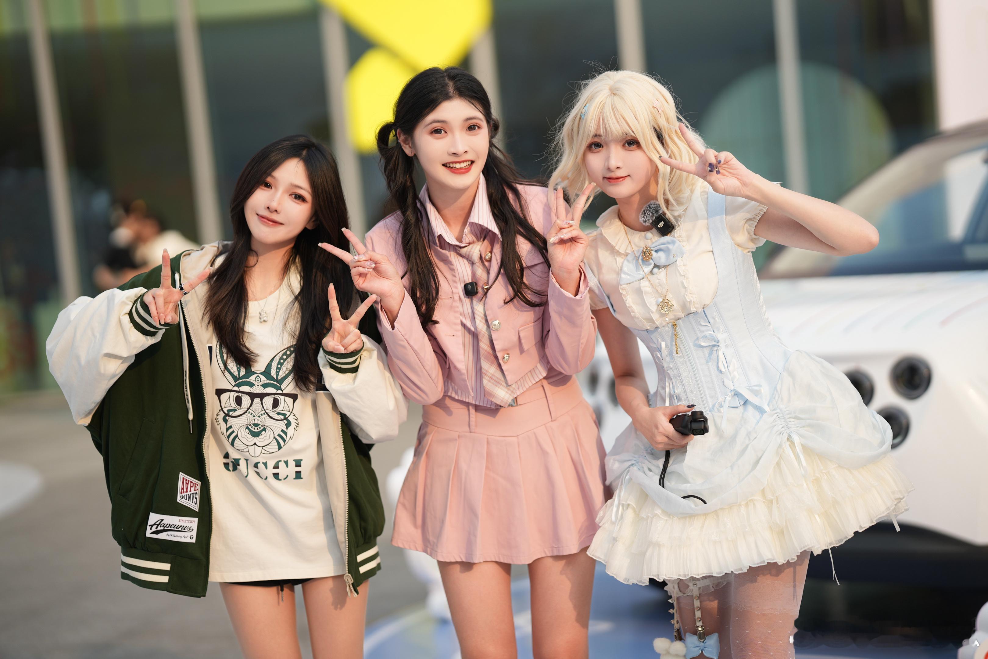 萤火虫“天马狂想曲”限量版！！！——蔚来联合荷兰艺术家Jordyvanden