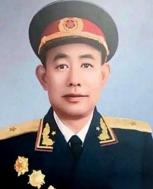 1951年5月，师长黄朝天带着9000个饿得眼发花的残兵，做了一个足以杀头的决定