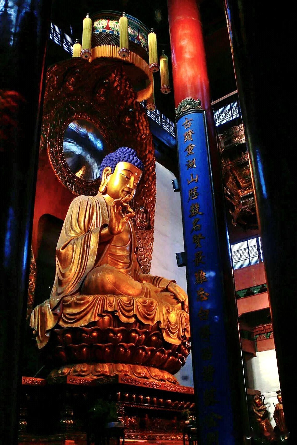 去了灵隐寺才懂：人这辈子，其实都是在渡自己去过很多次寺庙，见过无数尊庄严佛