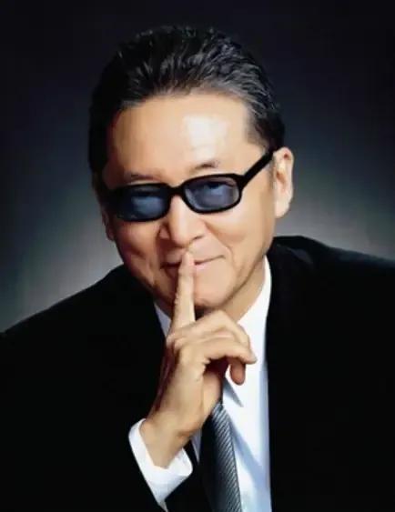 大师李敖说：人性是经不起考验的，我坐牢的时候，把房子转到了妈妈名下，弟弟做生意亏
