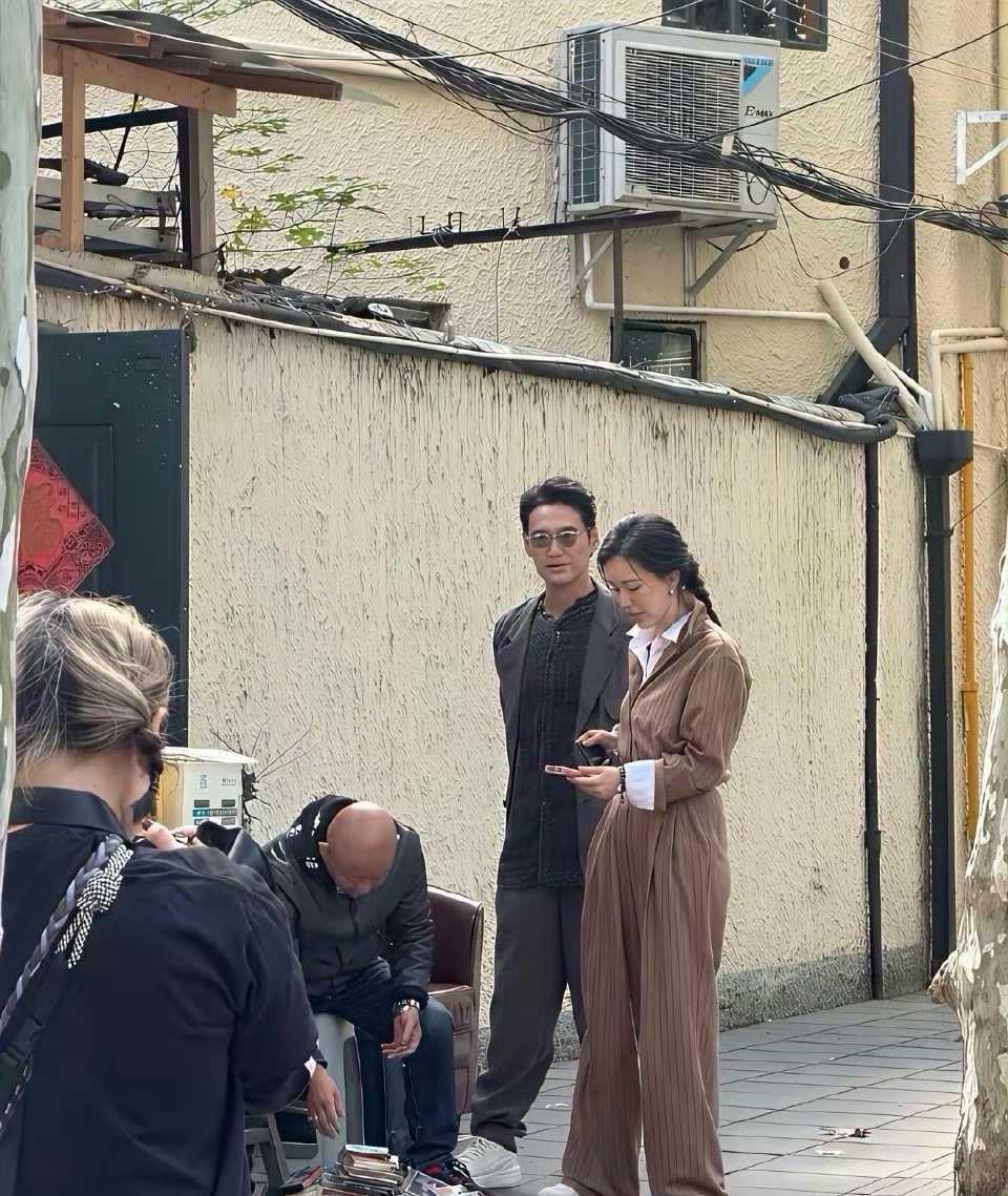 出个门居然还能偶遇明星