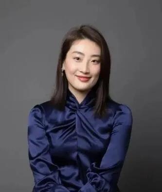 7月17日宗馥莉抓住这次私生子官司，趁着流量换新广告图换广告语。不愧是做过销
