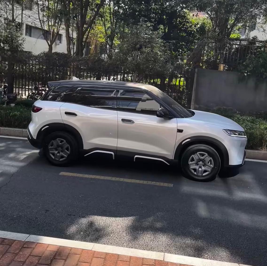 你适合电车还是油车？就看4点：1、一年连8000公里都跑不上，我劝还是不要买