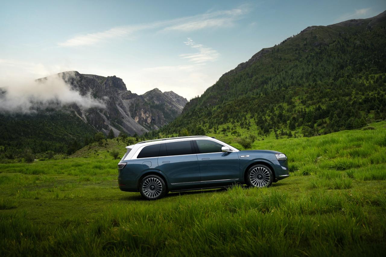 问界M9不只是卖得好，是改写了豪华车市场的“定价权”余承东在鸿蒙智行发布会上公