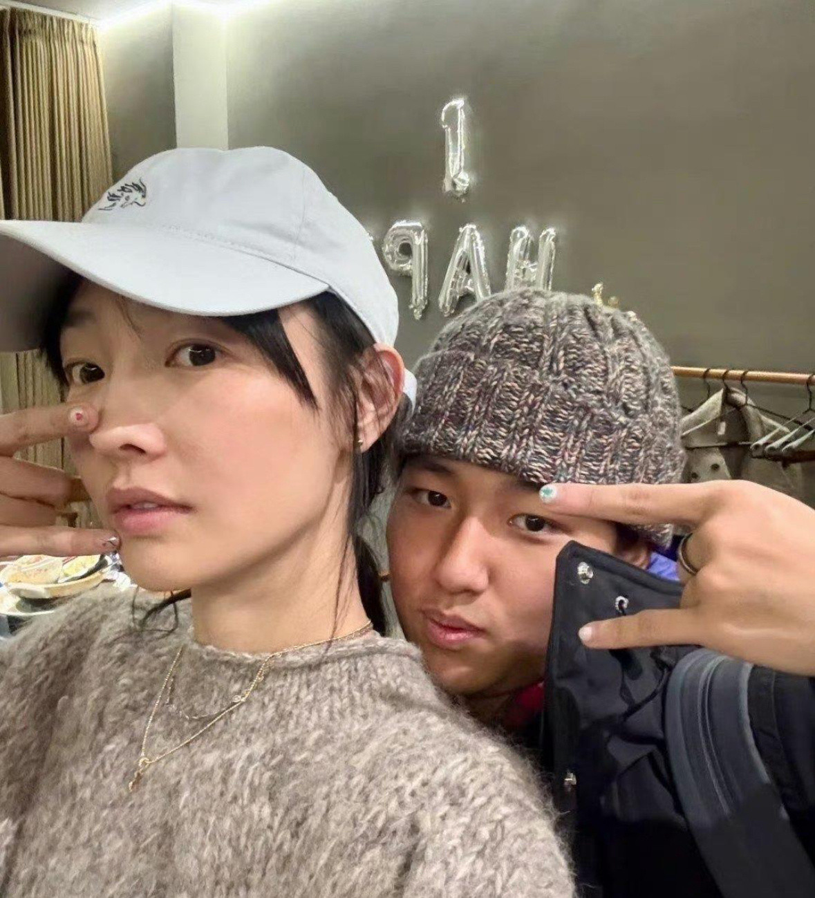 元宝要感谢妈妈白百何，有了妈妈的基因，他比他爸长得好看多了。