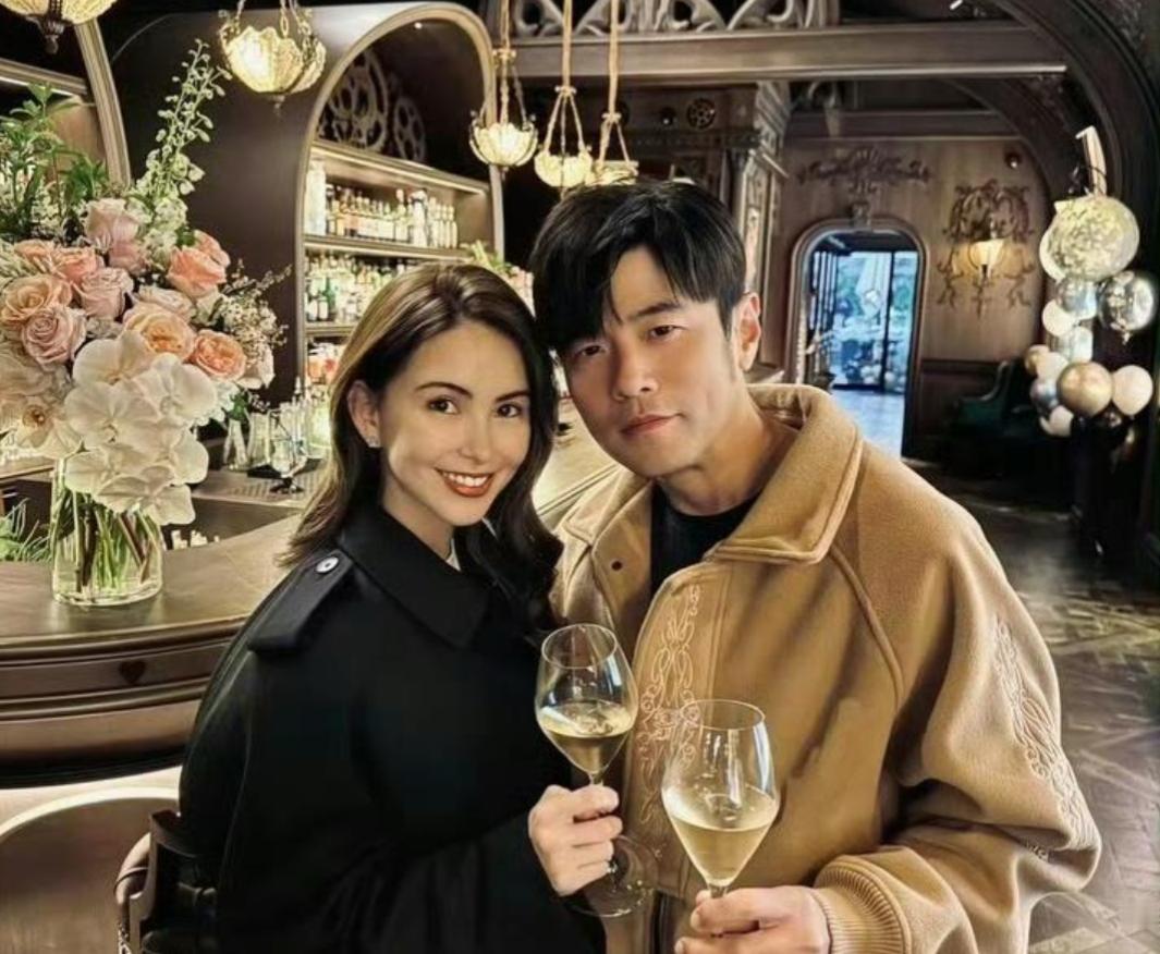 周杰伦晒合照庆祝与昆凌结婚11周年1月17日，‌周杰伦‌在社交平台晒出与妻子‌