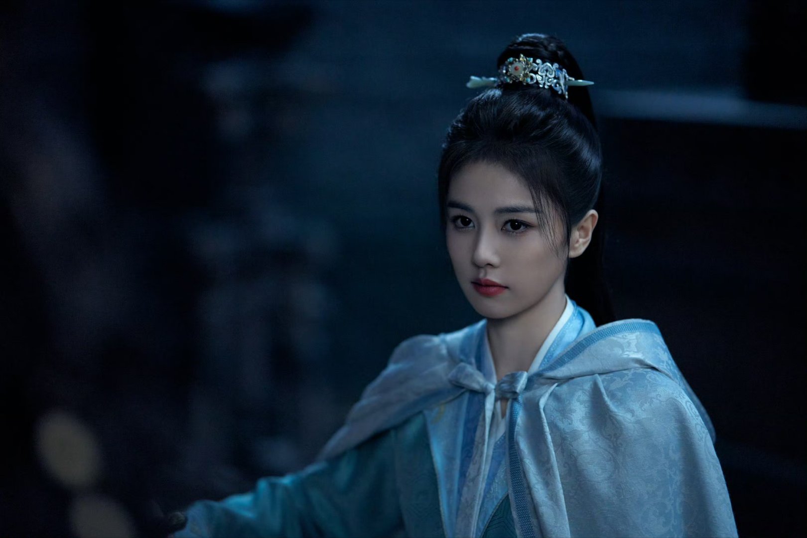 白鹿名台词上新了“清白之人，无辜丧命。顶罪之人，自责而亡。”白鹿用最克制的语气