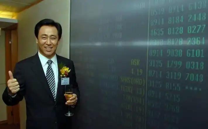 恒大巅峰时期，一天现金流有多恐怖？ 2016年恒大平均每天卖楼超过10个亿。