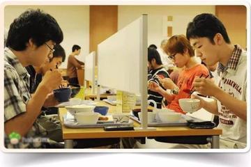 日本网友铃木泰志曾在社交平台发出一番扎心感叹：“打开电视，总是听到‘都是中国的错