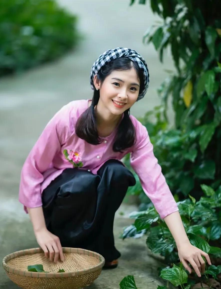 这世界两种女人，不知道你娶的哪一种？第一种：有钱，她和你百般温柔