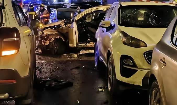 惨无人道！泽连斯基翻脸不认人！乌克兰光天化日发动轰炸，普京亲信当场丧生！