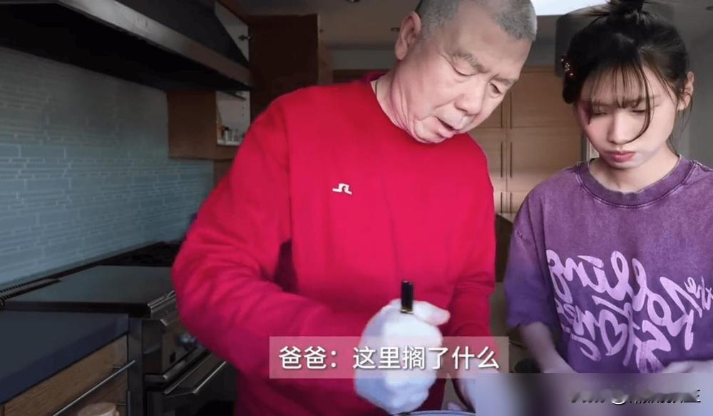 别猜了，冯小刚这婚，离不了。一套美国掉漆的厨房，一顿饺子，把所有传闻都干碎了。