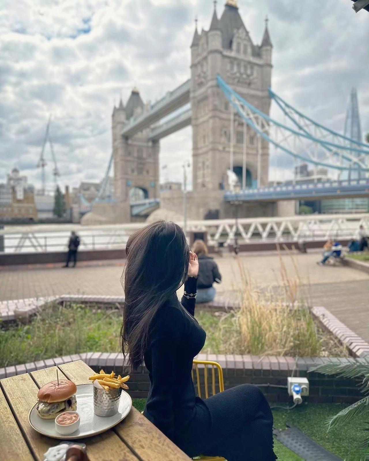 带走所有疲惫～上热门街拍穿搭御姐