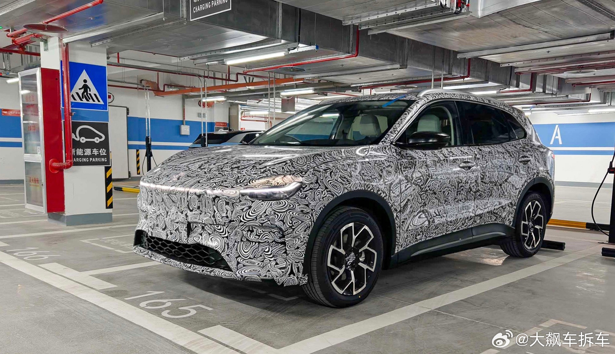 新年开工第一瓜！网上爆料MG4要放大招，出SUV车型了！谍照已流出，尺寸比MG4