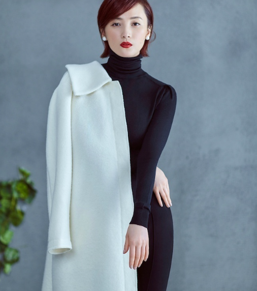 蒋勤勤时尚写真，质感演绎秋季时装大片，没有上限的颜值再刷新高度