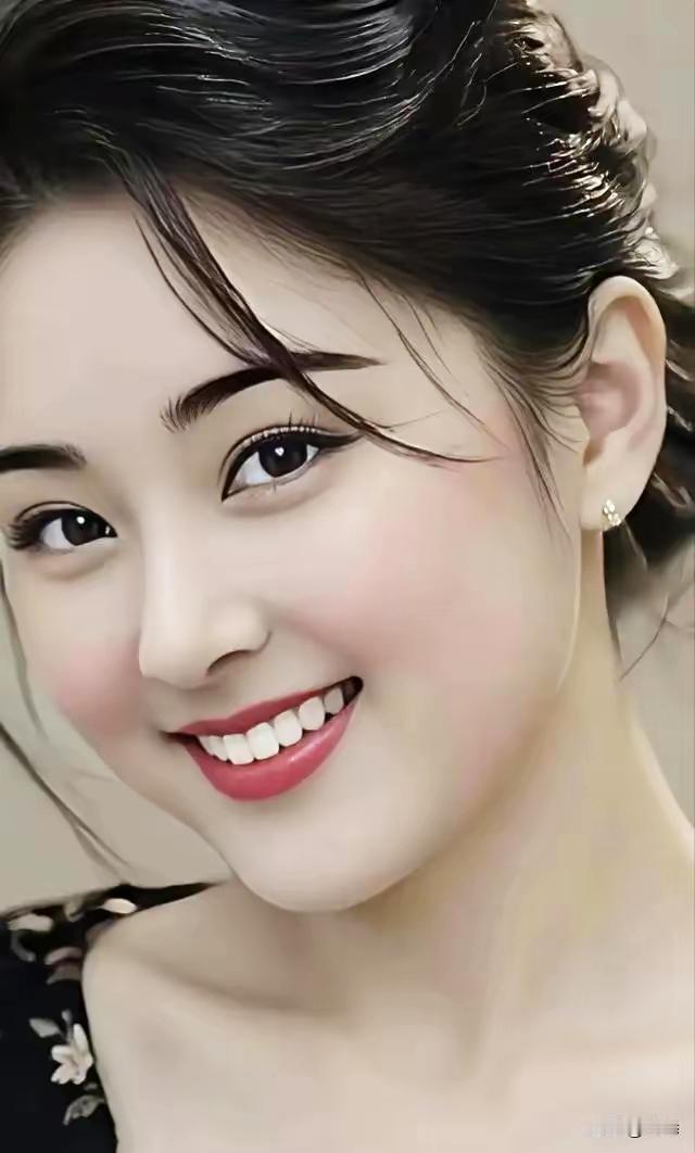 甜美笑容，温柔发丝，优雅耳环，完美妆容，女神范儿十足！😊✨