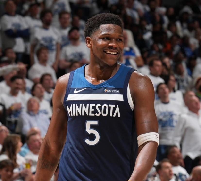 太离谱了！NBA开赛仅一周即遭遇了伤病潮：1、东契奇新赛季打了两场比赛就歇了