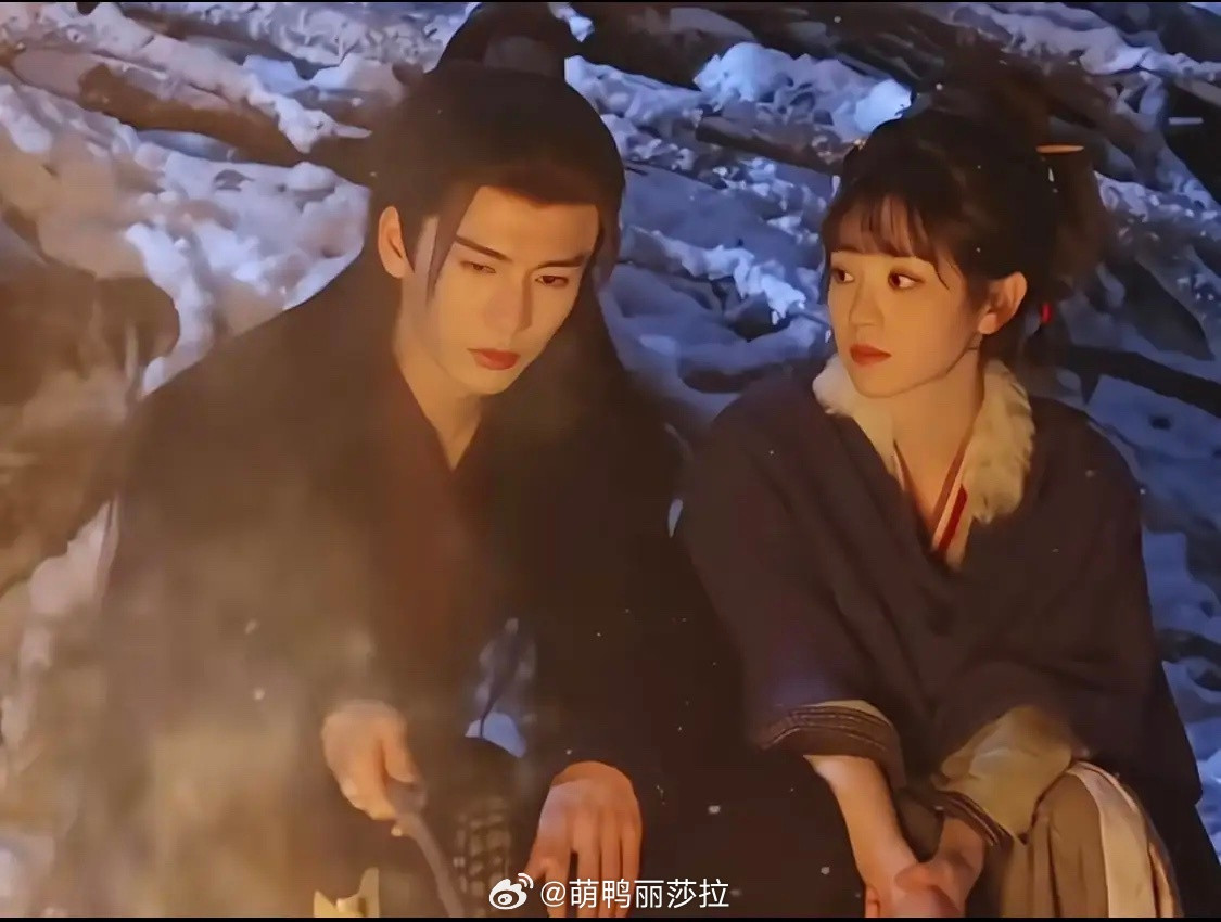 《逐玉》谢征和长玉分开的时候，谢征掐断了路边的嫩芽，让长玉等他一年。原著中，描