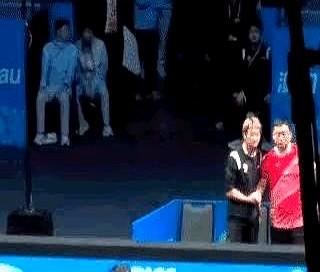 看一次泪目一次。樊振东3:1胜王楚钦，王楚钦懊恼撞球桌，赵子豪要鼓掌被樊振东