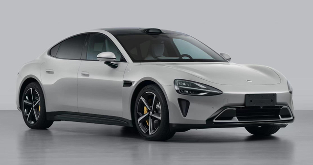 就我觉得这车更像迈凯伦吗都说像保时捷泰坎，我觉得前脸肯定参考了迈凯伦，给设计师