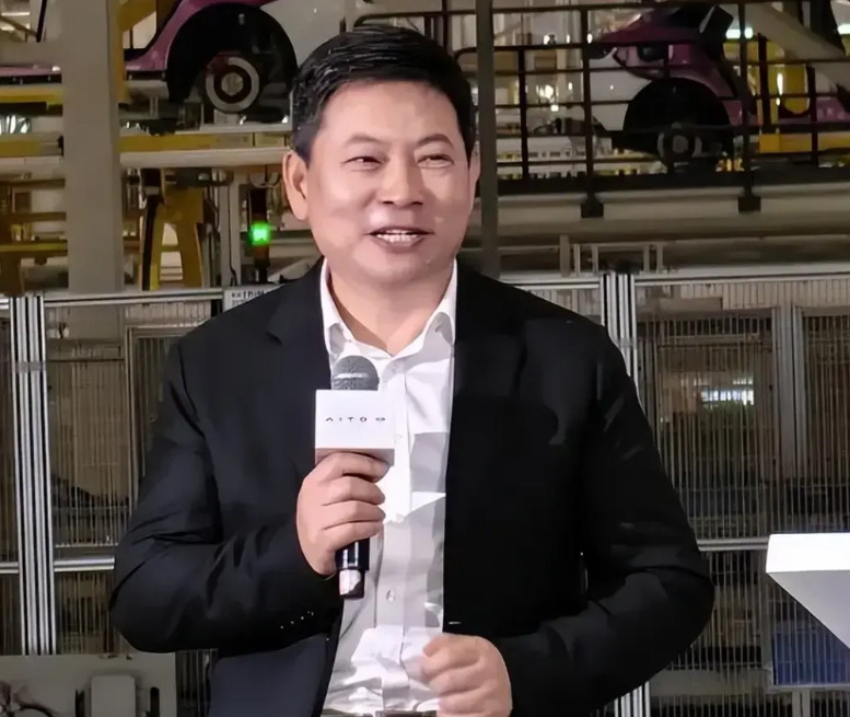 余承东的鸿蒙智行比雷军的小米汽车差在哪儿？作为一个局外人的看法如下：雷军是小米