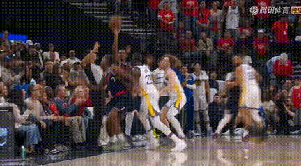 这赛季看到过无数比这样的边线发球！