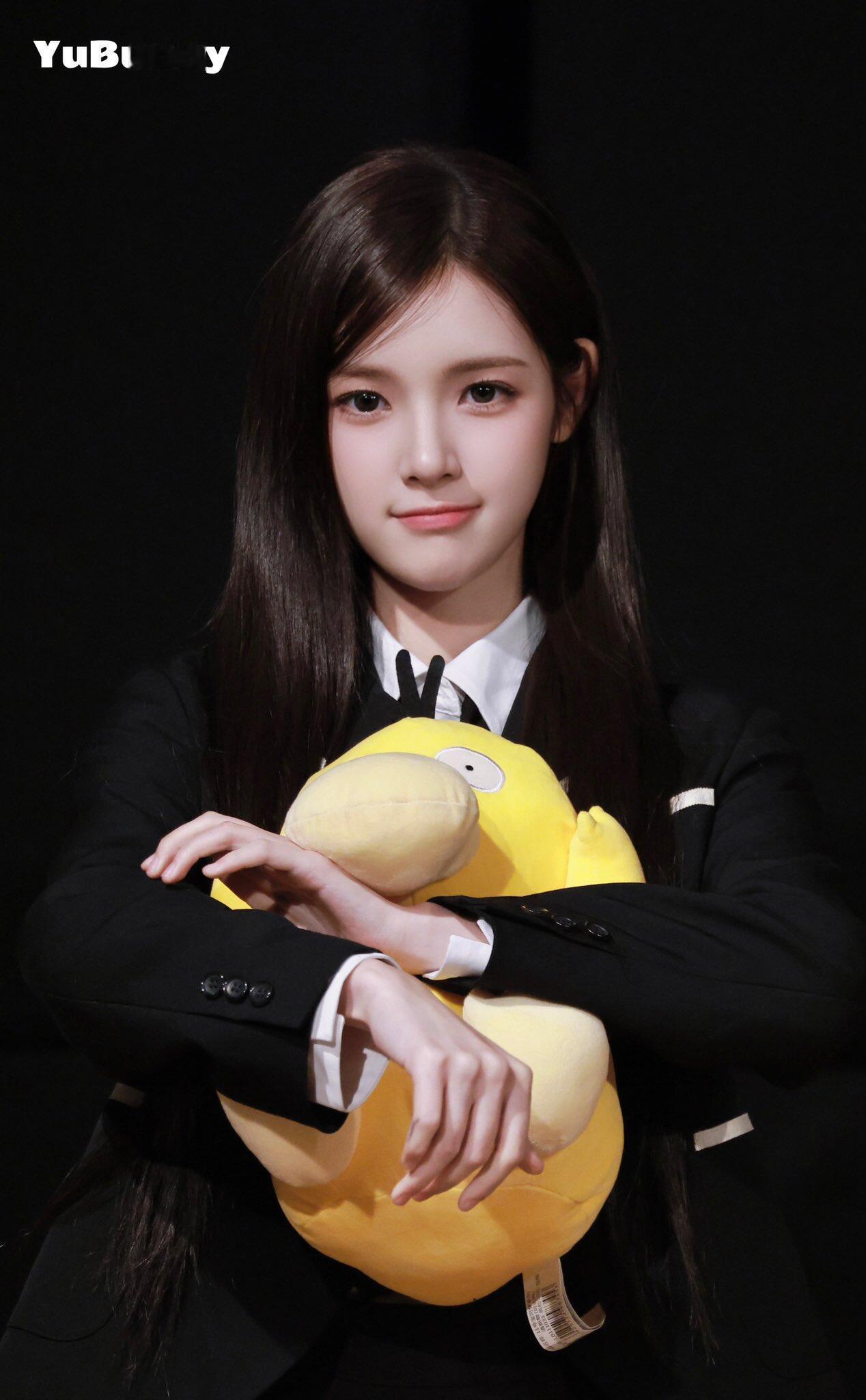 美人就是美女中的美女柳河岚就属于这种级别的….