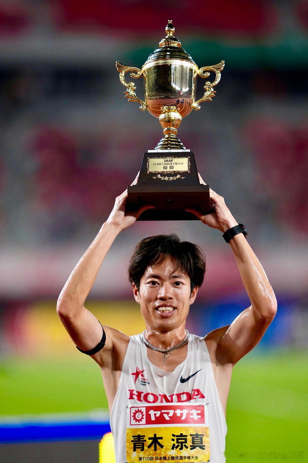 今年选手权冠军🏆奖杯根棒啊