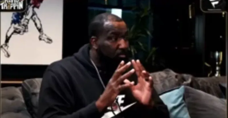 评论员肯德里克-帕金斯在节目中谈到了申京的防守问题：“他的防守真的让我浑身难