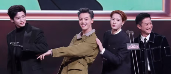 吴京是怎么混入到这个队伍里的