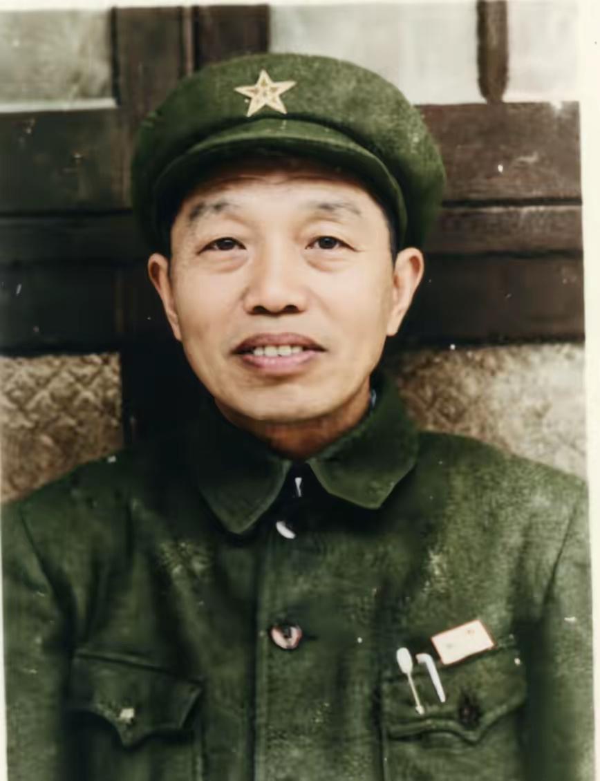 1955年，他主动放弃开国大将军衔，54岁当选副总理，长期主管全国农业生产，常年