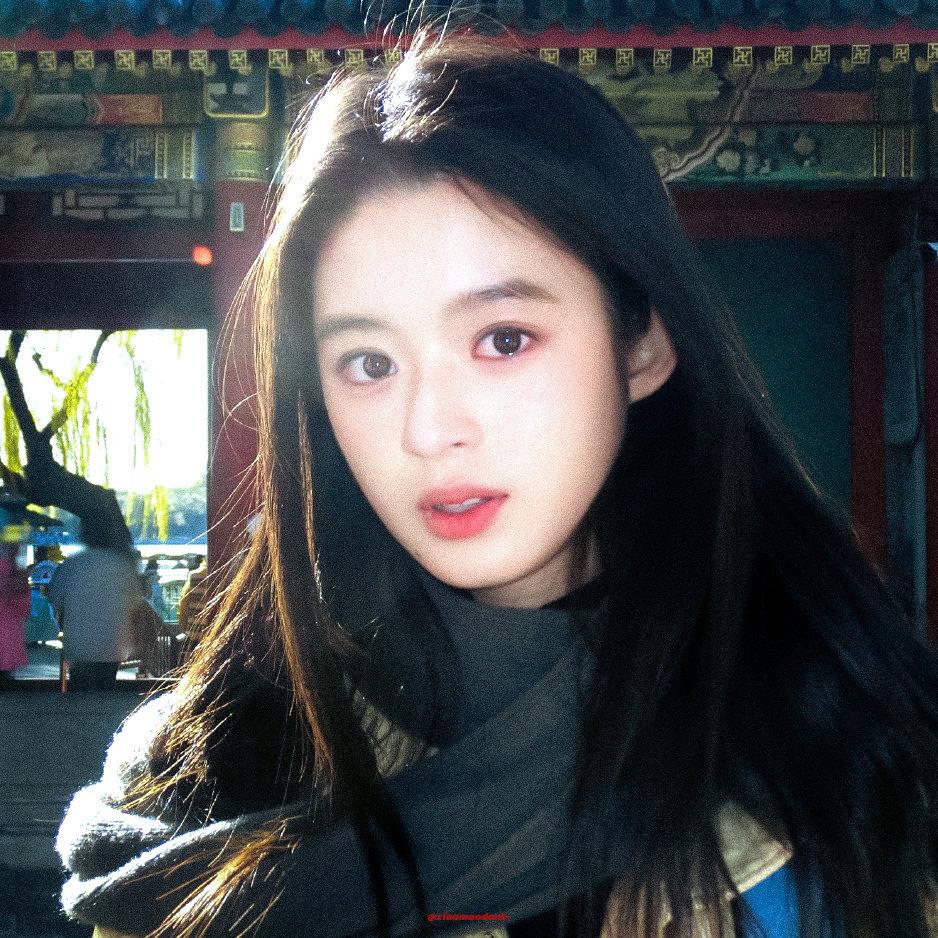 黄杨钿甜要复出了，确切来说她就没被封过。实话说她没怎么受耳环事件影响，毕竟官