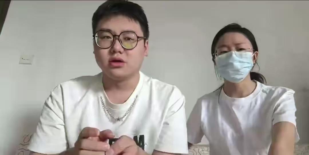 “防不胜防！”，5月6日，深圳，一名00后小伙凌晨醒来，发现手机正自己亮着屏输密