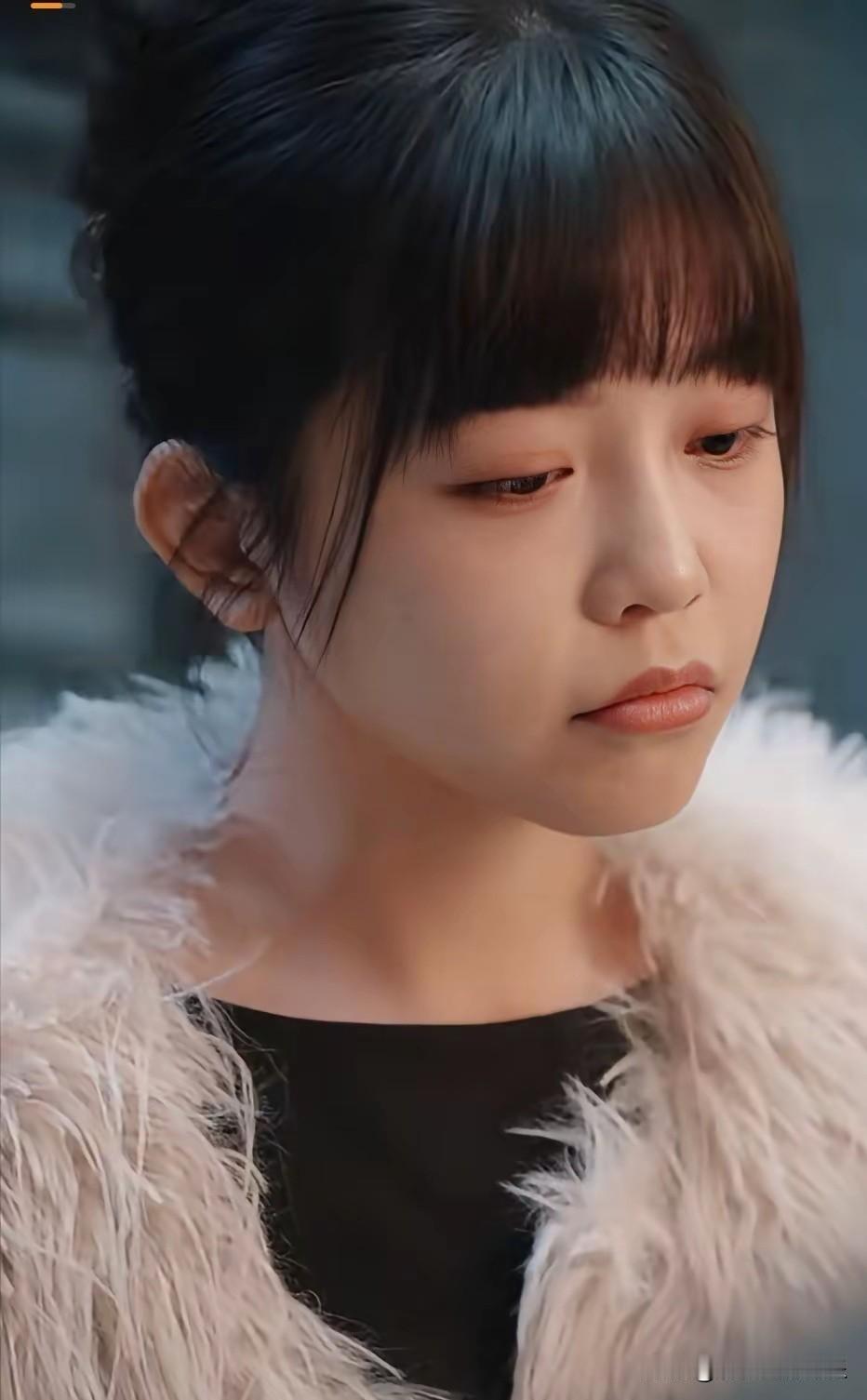 司晓迪演的短剧久喜欢偷拍，还有一句经典台词，你的顶流在和我约。不知道她是入戏