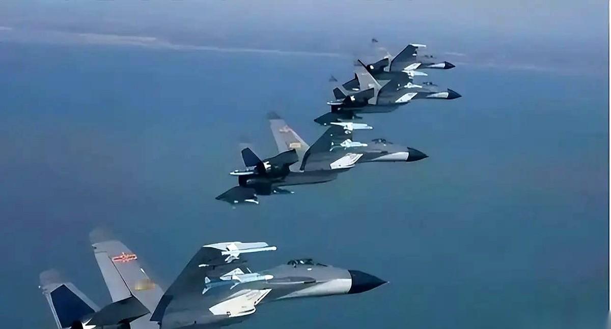 你知道西方现在最怕我们什么吗？不是航母，不是导弹。是咱们把他们几百年来的“生