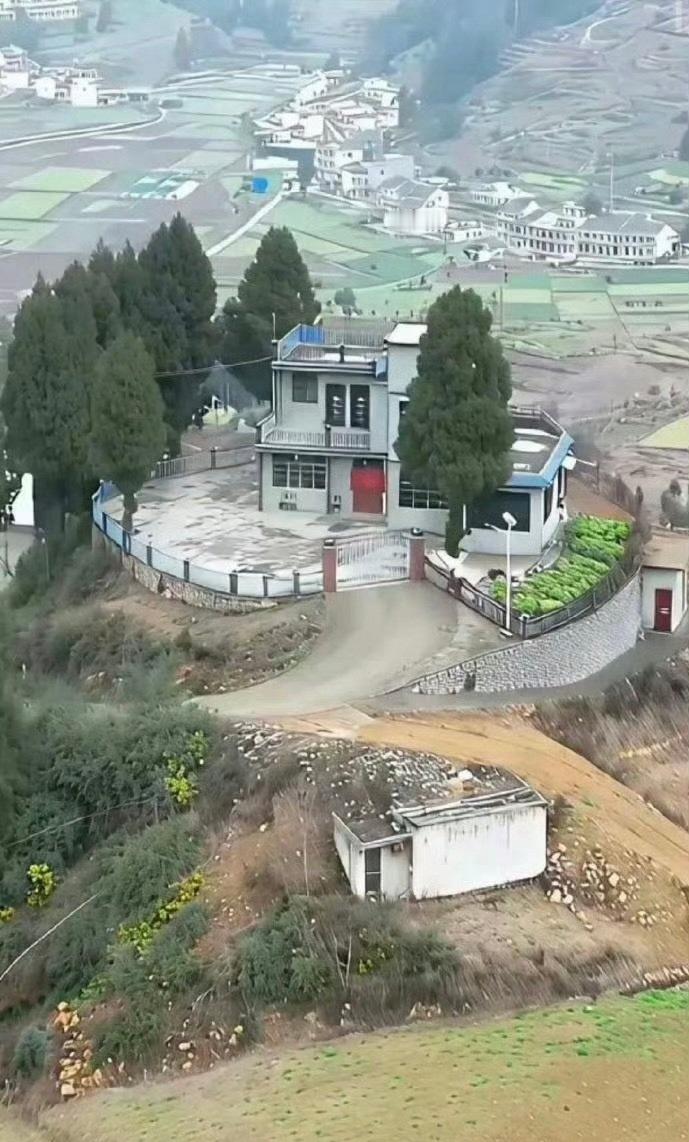 这样的环境，给一千万都不搬啊