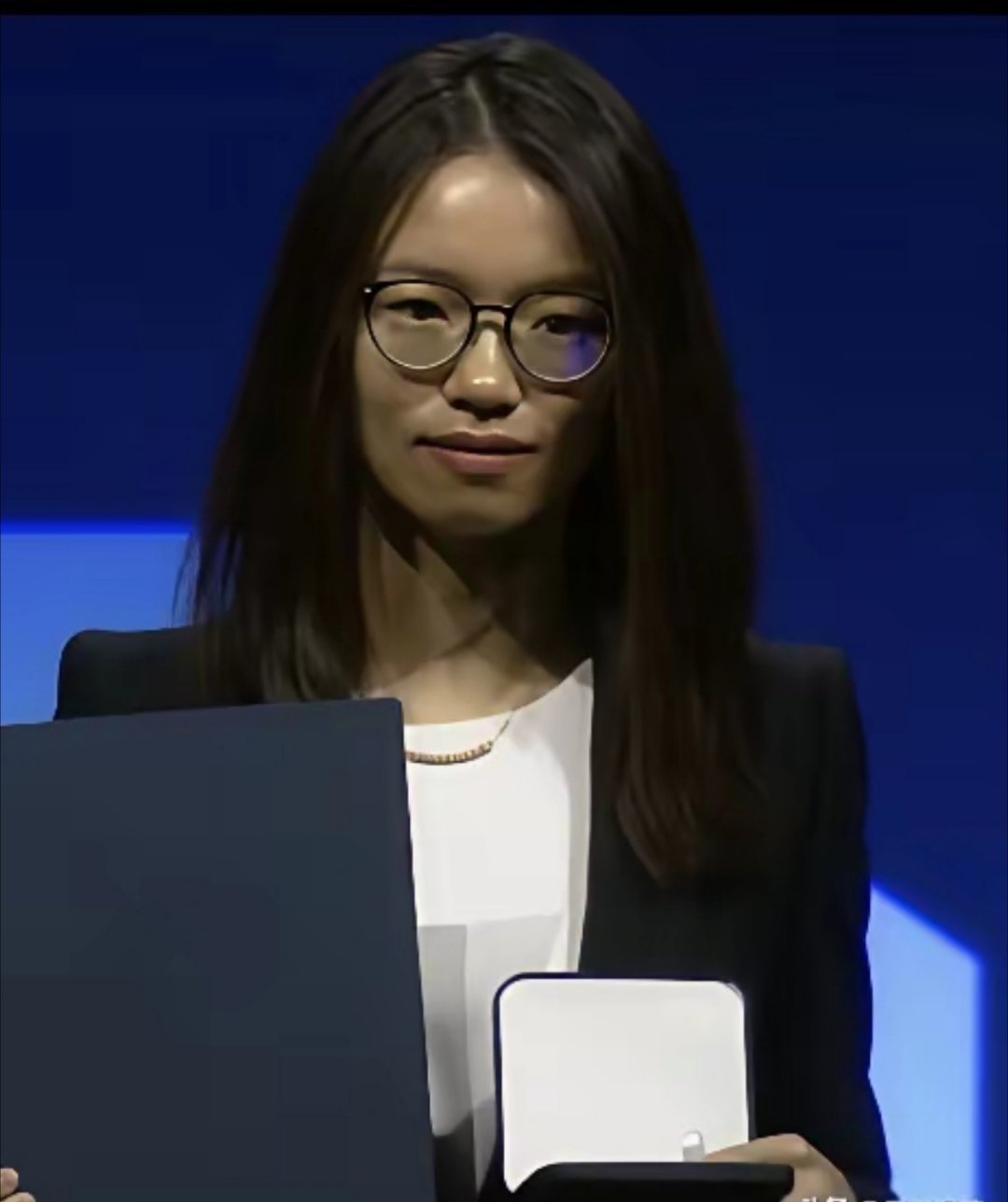 为什么王虹没有感谢北大的导师，原因大概有3点：第一，提起北大数院，王虹最先想到就