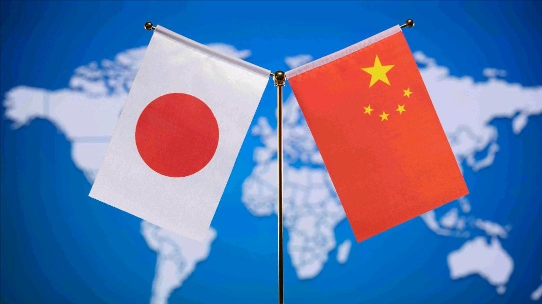 日本的反应非常的怪异！在我们连续对日本反制之后，高市早苗，小泉进次郎等人虽然嘴巴