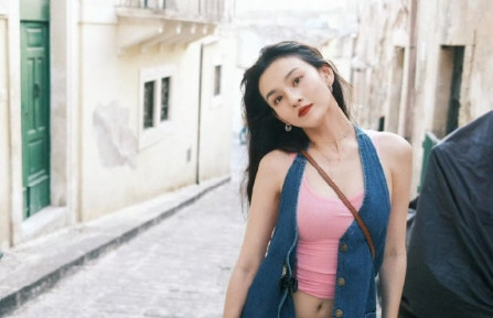 宋祖儿工作室更新一组库存，这一套好港风。