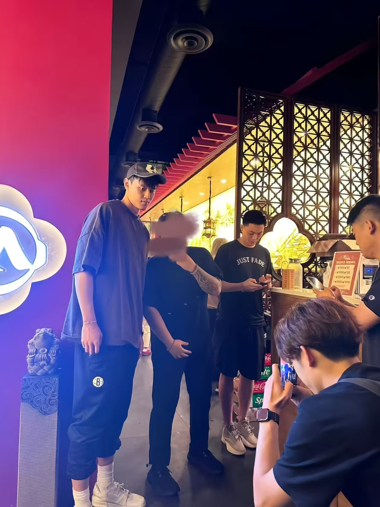 胡明轩跟篮网球员聚餐，新赛季小胡很可能是广东头号得分手