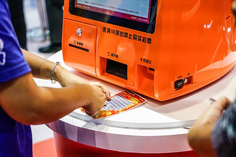 想中千万彩票，真没什么玄学窍门。天津那位守号2年中1000万的大哥，平时就花1