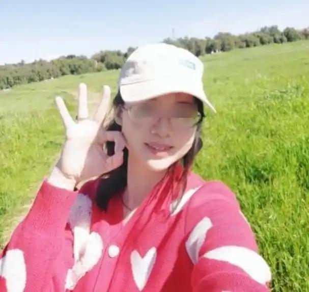 “中国越制裁我，我就越反华！”今年3月，百万粉丝的女网红于国外屡屡诋毁中国，受出