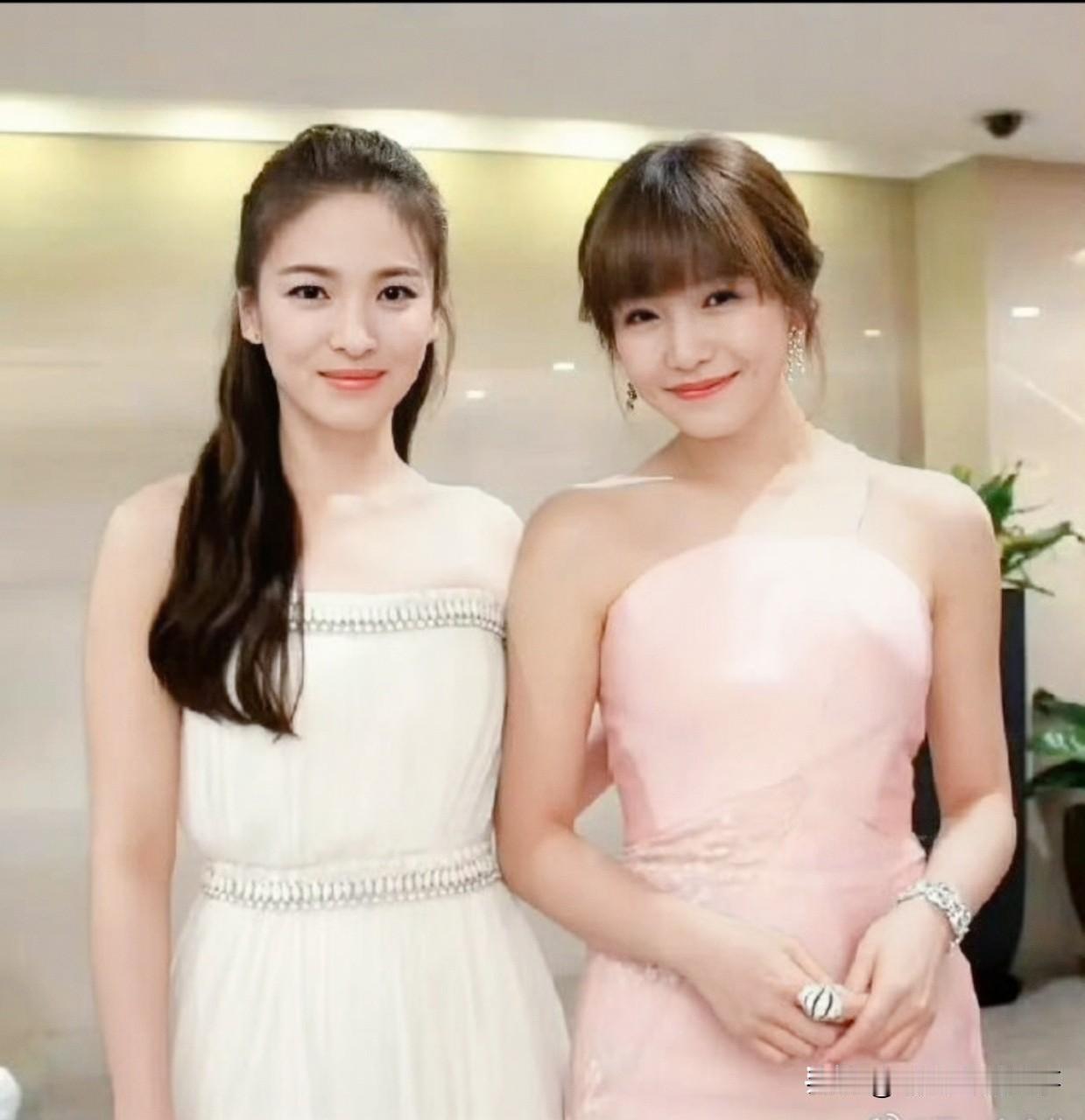 陈妍希谁说她不好看的，和宋慧乔合照都这么美
