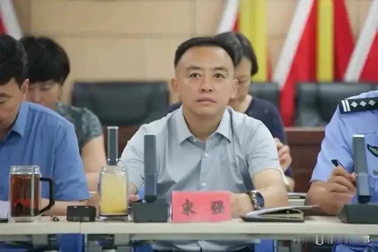 据最新公开信息，北京市海淀区田村路街道党工委副书记、办事处主任‌宋强‌因涉嫌严重