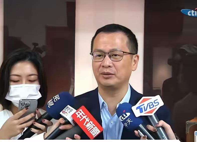 罗志强宣布了！在近期，国民党主席选举混乱不堪，很多人都谴责是大陆的网友干涉了。
