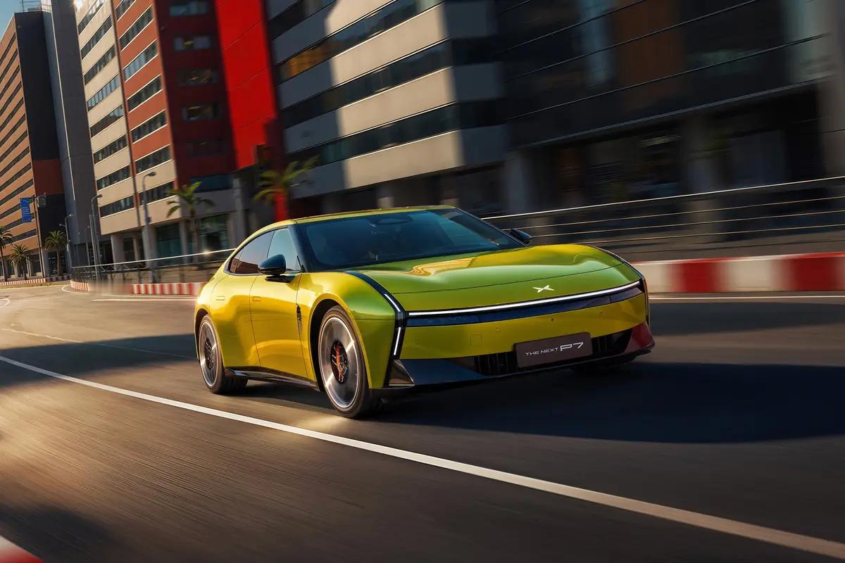 最近小鹏P7的金车标升级也太惊喜了😆老车主能免费换成24K金的，仪式感