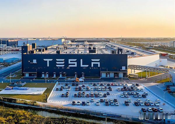 贸易战白忙活！美国人终于认栽：全球难出第二个“中国”折腾好几年的贸易战，彻