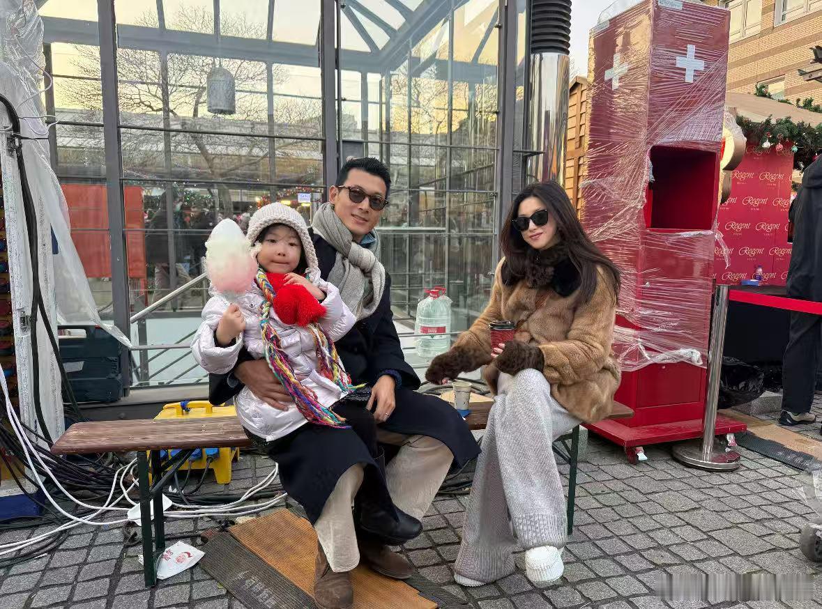 朱珠女性总是会有牺牲精神有朱珠这样的妈妈，不敢想王珠宝是多开朗有爱的小女孩。